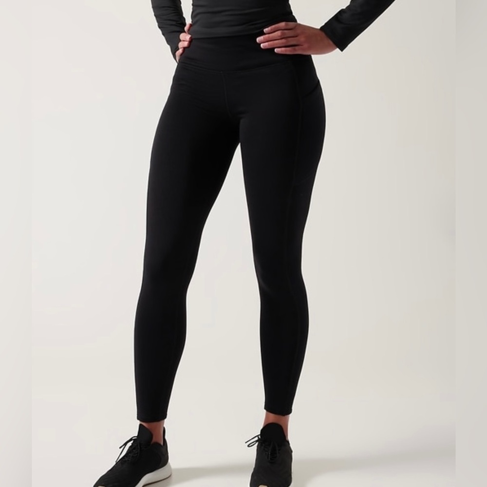 NWOT-Athleta Black Altitude Edge Stash Tight Small
